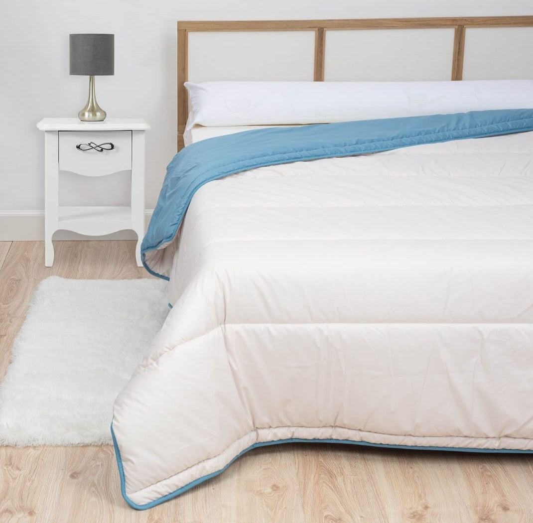 Nordiletto® sega/ gultas pārklājs (gaiši zils)