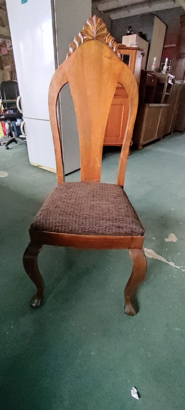 Krēsli (10 gb.)